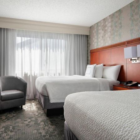 Courtyard By Marriott San Francisco Airport Hotel Сан Бруно Екстериор снимка