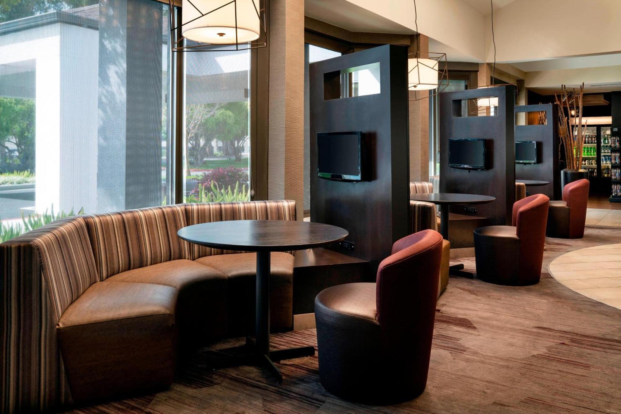 Courtyard By Marriott San Francisco Airport Hotel Сан Бруно Екстериор снимка