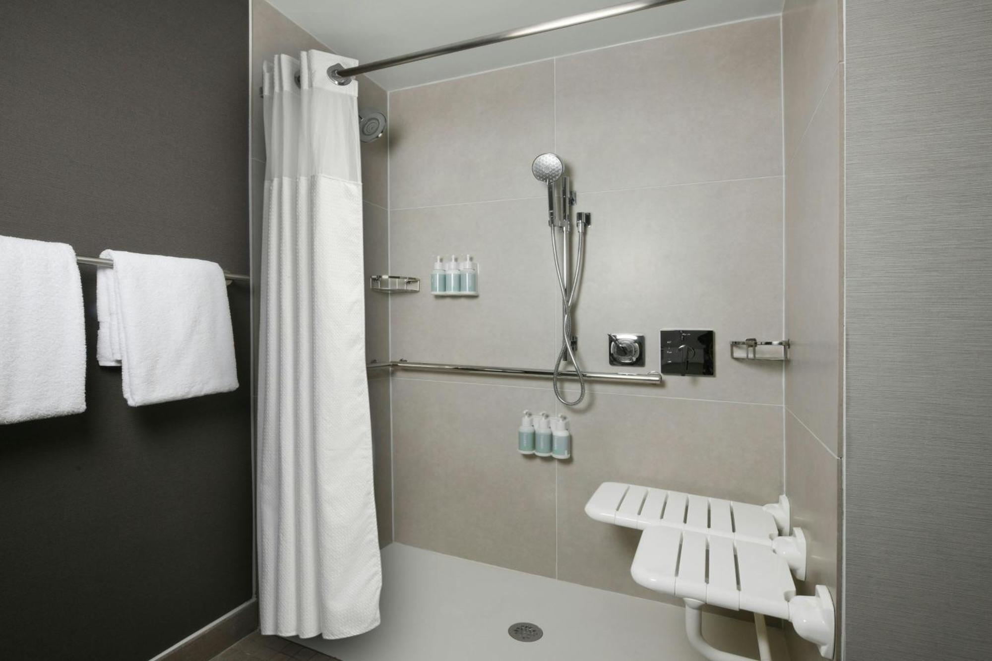 Courtyard By Marriott San Francisco Airport Hotel Сан Бруно Екстериор снимка