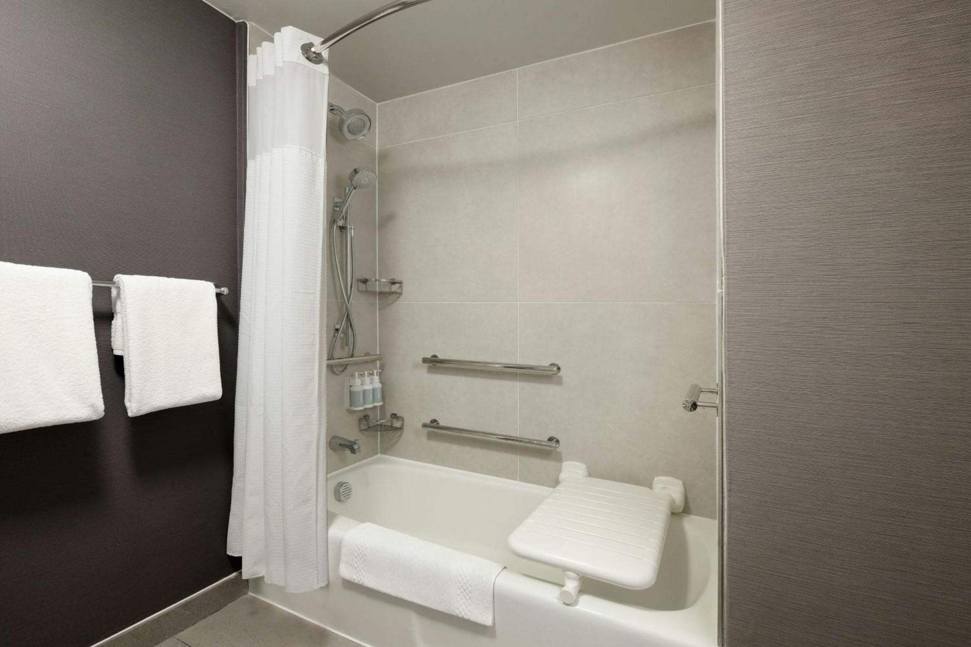 Courtyard By Marriott San Francisco Airport Hotel Сан Бруно Екстериор снимка