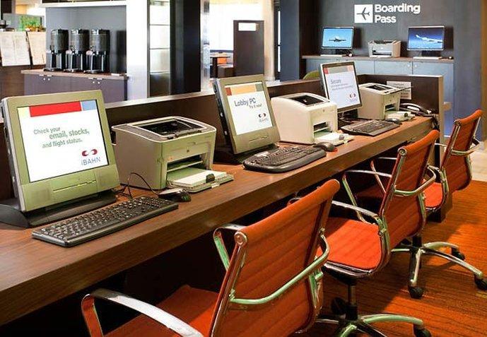Courtyard By Marriott San Francisco Airport Hotel Сан Бруно Екстериор снимка