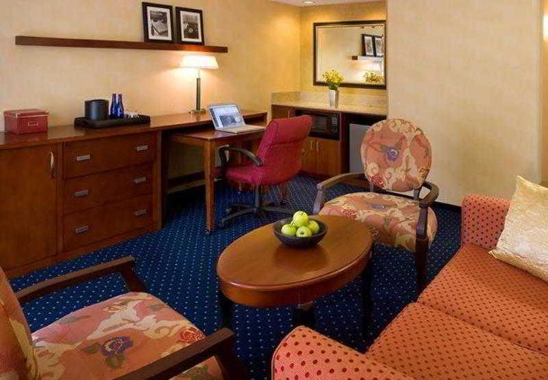 Courtyard By Marriott San Francisco Airport Hotel Сан Бруно Екстериор снимка
